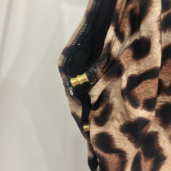 Carmen Marc Valvo Beaded Peek-A-Boo One Piece Swimsuit 12 leopard safari - Picture 7 of 7